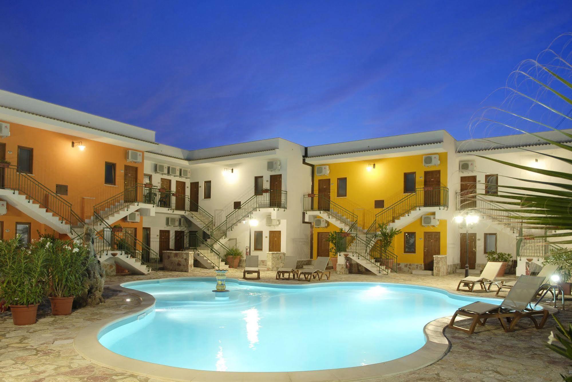 Hotel Ciuri Di Badia Buseto Palizzolo Exterior foto
